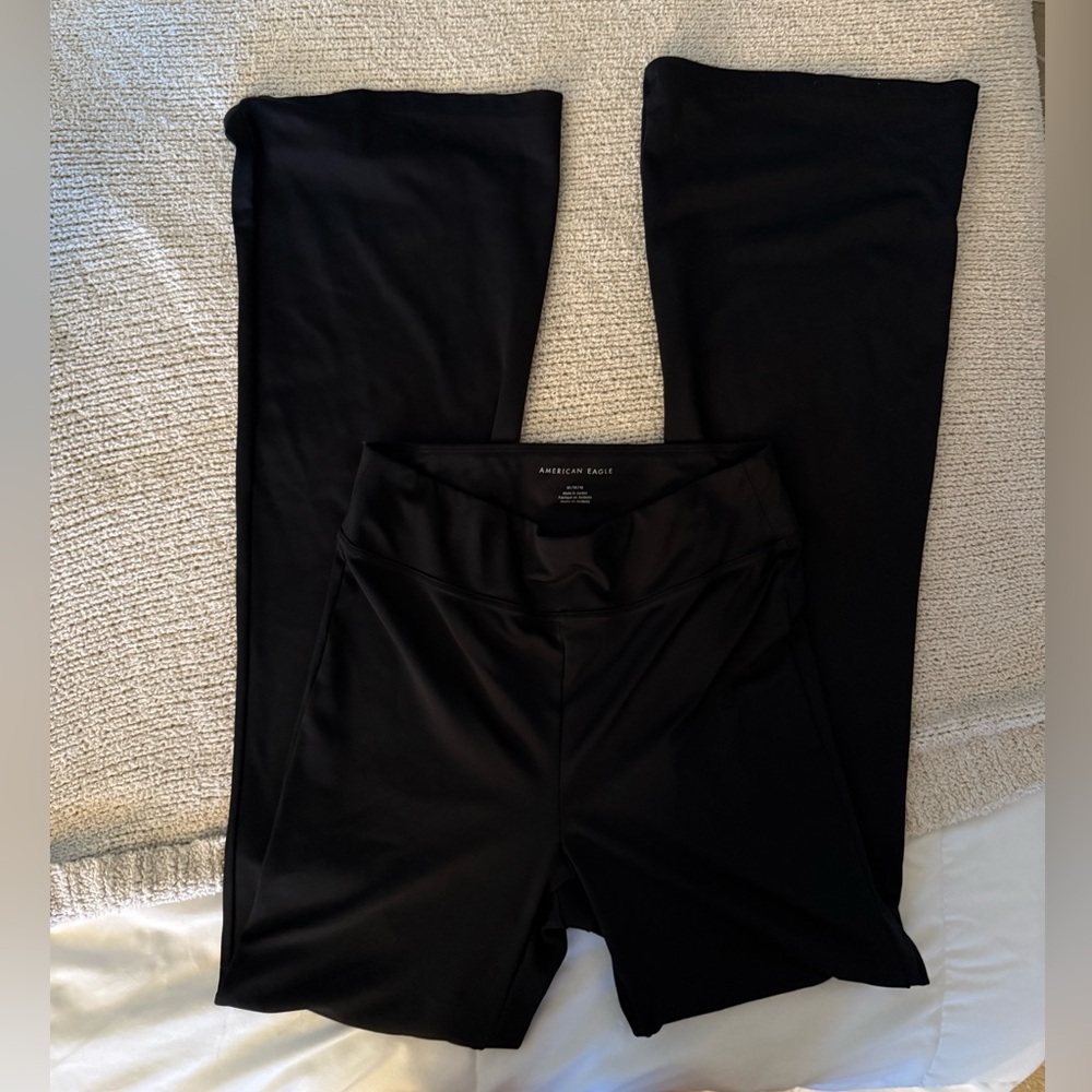 Aerie Women's Black Flare Leggings